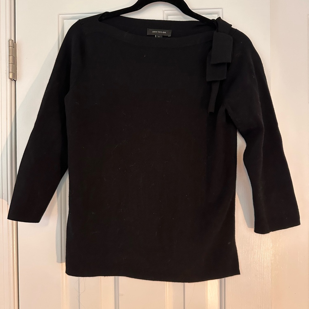 Ann Taylor Black Crew Neck Sweater with Bow Accent
